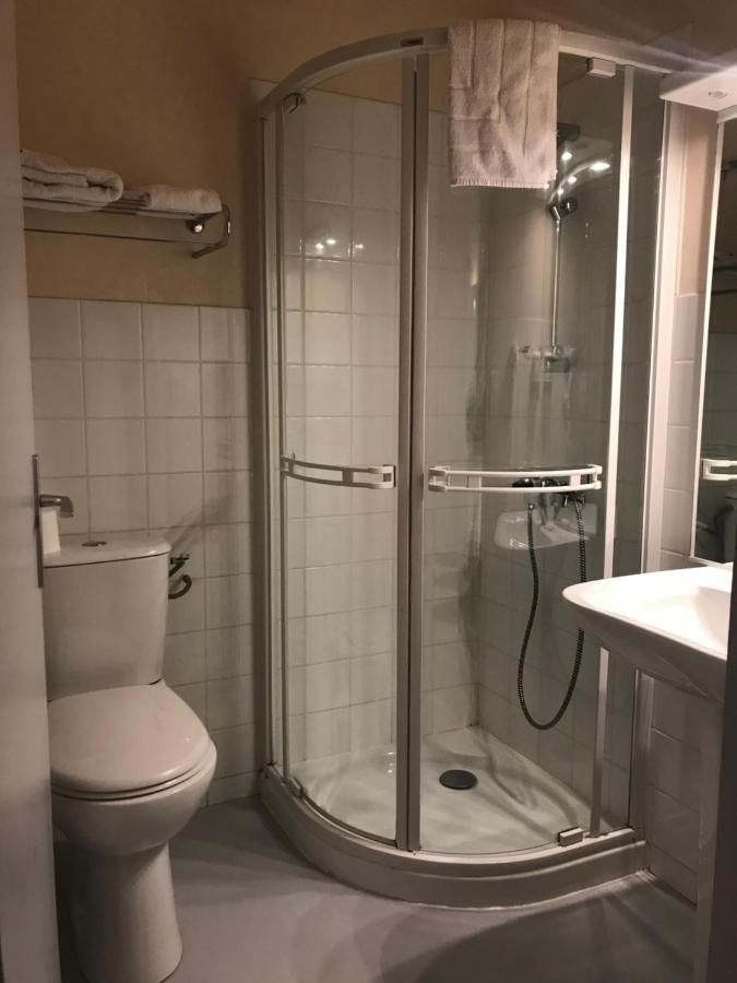 Hotel Du Centre Gueugnon Eksteriør billede