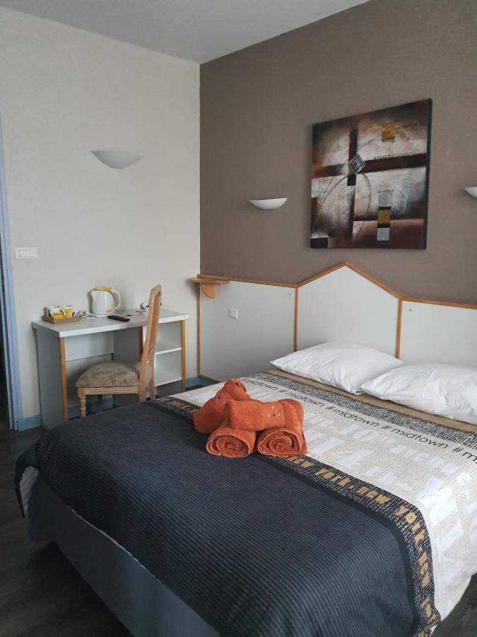 Hotel Du Centre Gueugnon Eksteriør billede